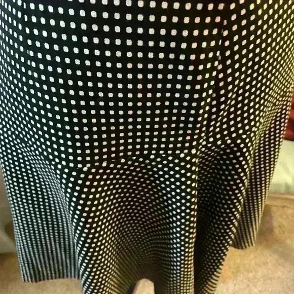 Tommy Hilfiger Skirt - Picture 2 of 2